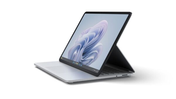 מחשב נייד מחודש  Microsoft Surface Laptop Studio 2 2-IN-1 Core i7-13700H 512GB SSD 16GB 14.4" (2400x1600) TOUCHSCREEN WIN11 NVIDIA RTX 4050 6144MB Backlit LAT AMERICA Keyboard LAYOUT PLATINUM SILVER